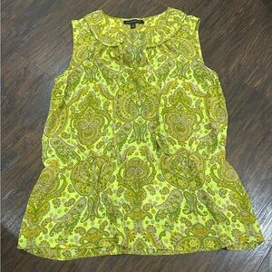 Banana Republic Sleeveless V-Neck Top Size S